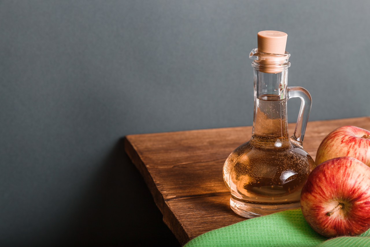 Aceto di vino o di mele: ecco quale scegliere per le pulizie di casa